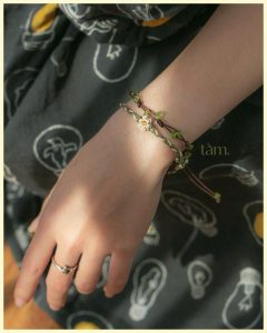 VÒNG TAY TINY HANDMADE LÀ GÌ? VÌ SAO GEN Z ĐANG "PHÁT SỐT"?